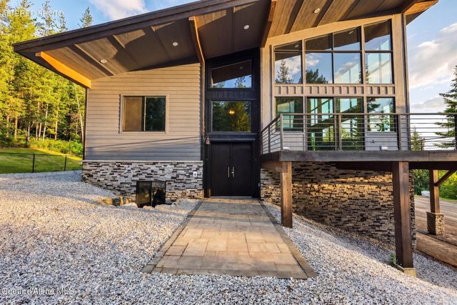 2282 N North Center Valley RD, Sandpoint, ID 83864