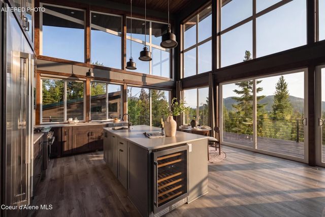 2282 N North Center Valley RD, Sandpoint, ID 83864