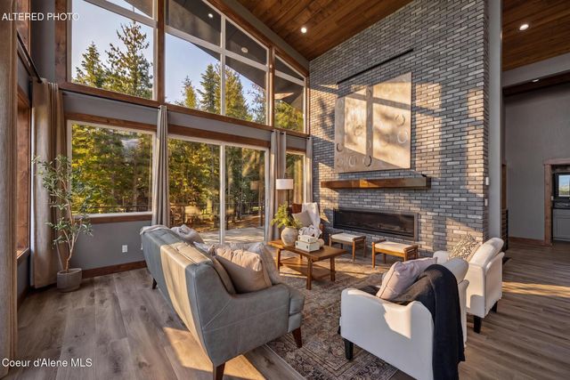 2282 N North Center Valley RD, Sandpoint, ID 83864