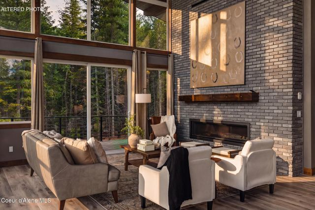 2282 N North Center Valley RD, Sandpoint, ID 83864