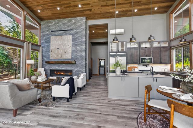2282 N North Center Valley RD, Sandpoint, ID 83864