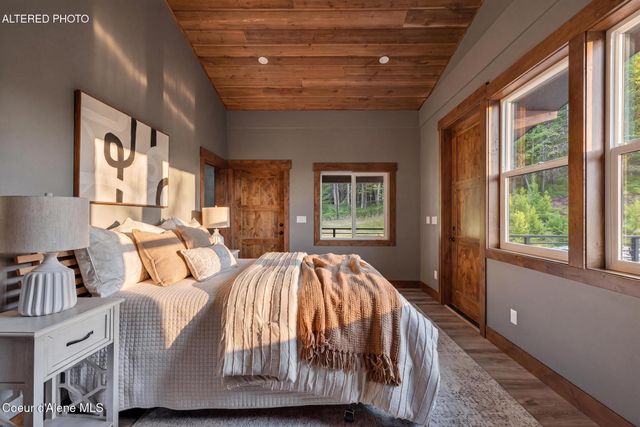 2282 N North Center Valley RD, Sandpoint, ID 83864
