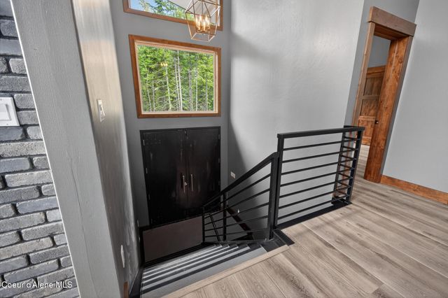 2282 N North Center Valley RD, Sandpoint, ID 83864