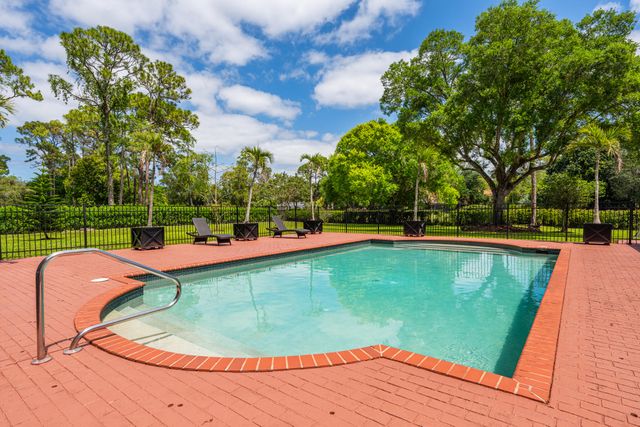 14990 Horseshoe Trace, Wellington, FL 33414