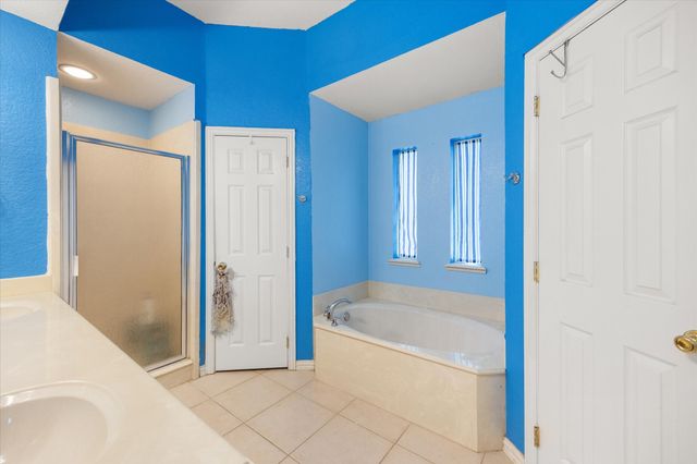 612 Parker Lane, Granbury, TX 76048