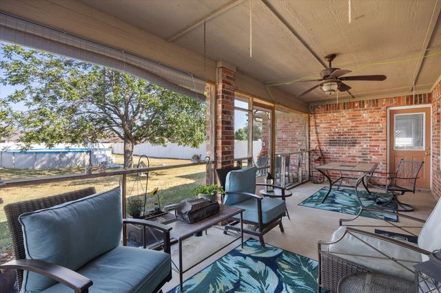 612 Parker Lane, Granbury, TX 76048