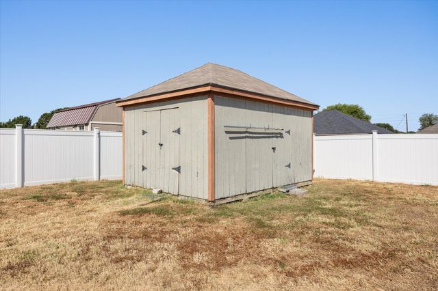 612 Parker Lane, Granbury, TX 76048