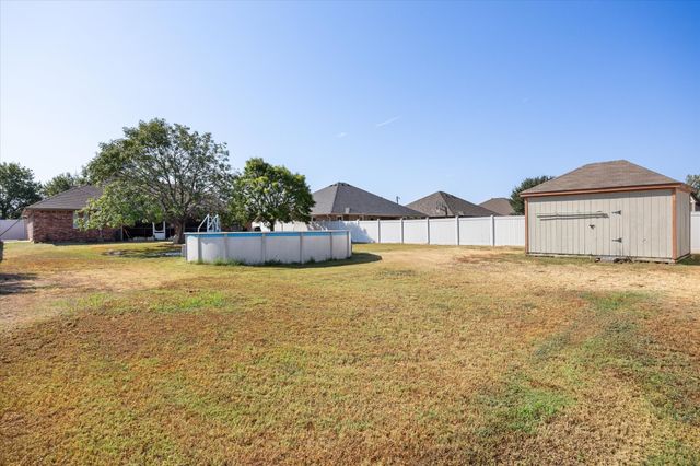 612 Parker Lane, Granbury, TX 76048