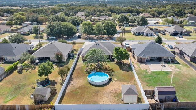 612 Parker Lane, Granbury, TX 76048