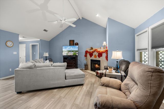 612 Parker Lane, Granbury, TX 76048