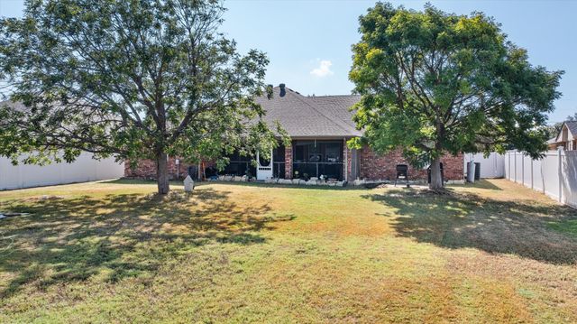 612 Parker Lane, Granbury, TX 76048