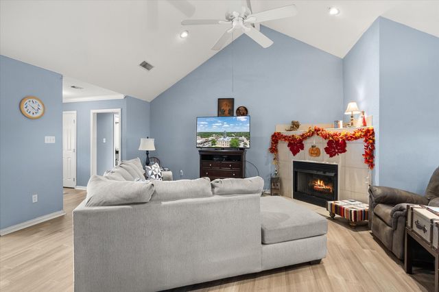 612 Parker Lane, Granbury, TX 76048