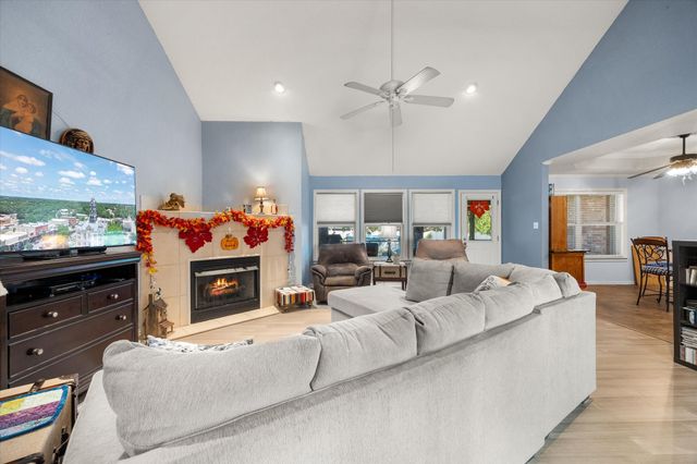 612 Parker Lane, Granbury, TX 76048