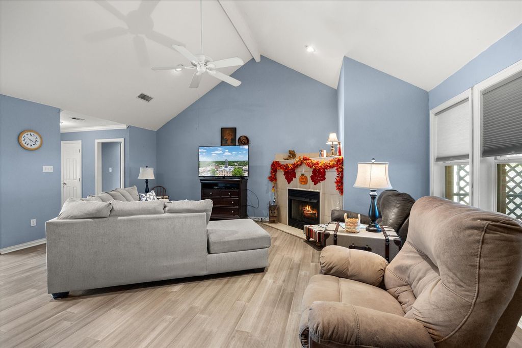 612 Parker Lane, Granbury, TX 76048 — photo 3