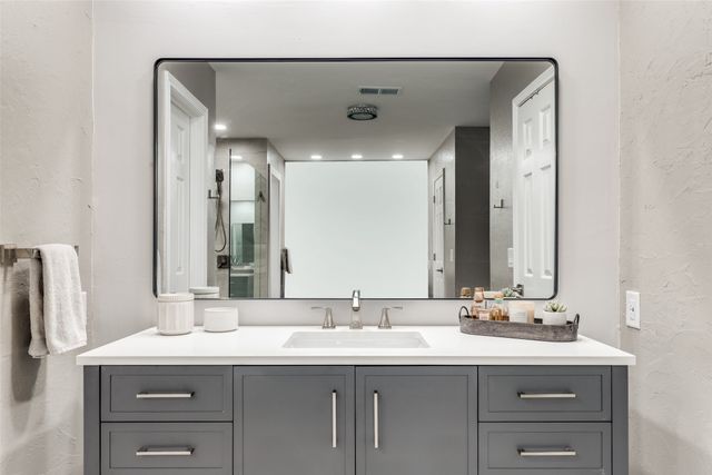 16015 Chalfont Circle, Dallas, TX 75248