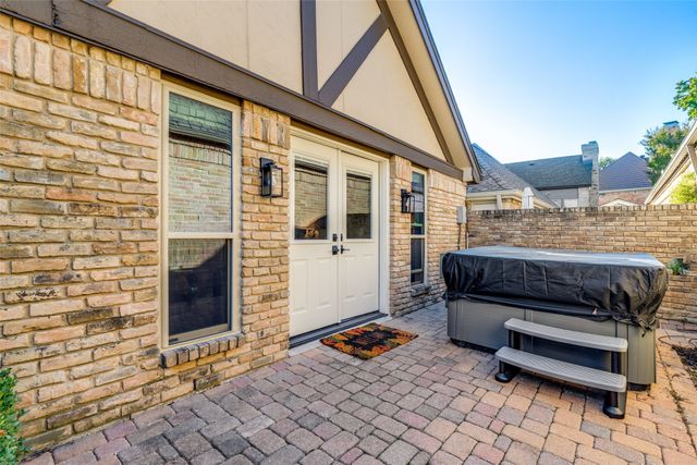 16015 Chalfont Circle, Dallas, TX 75248