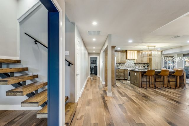 16015 Chalfont Circle, Dallas, TX 75248