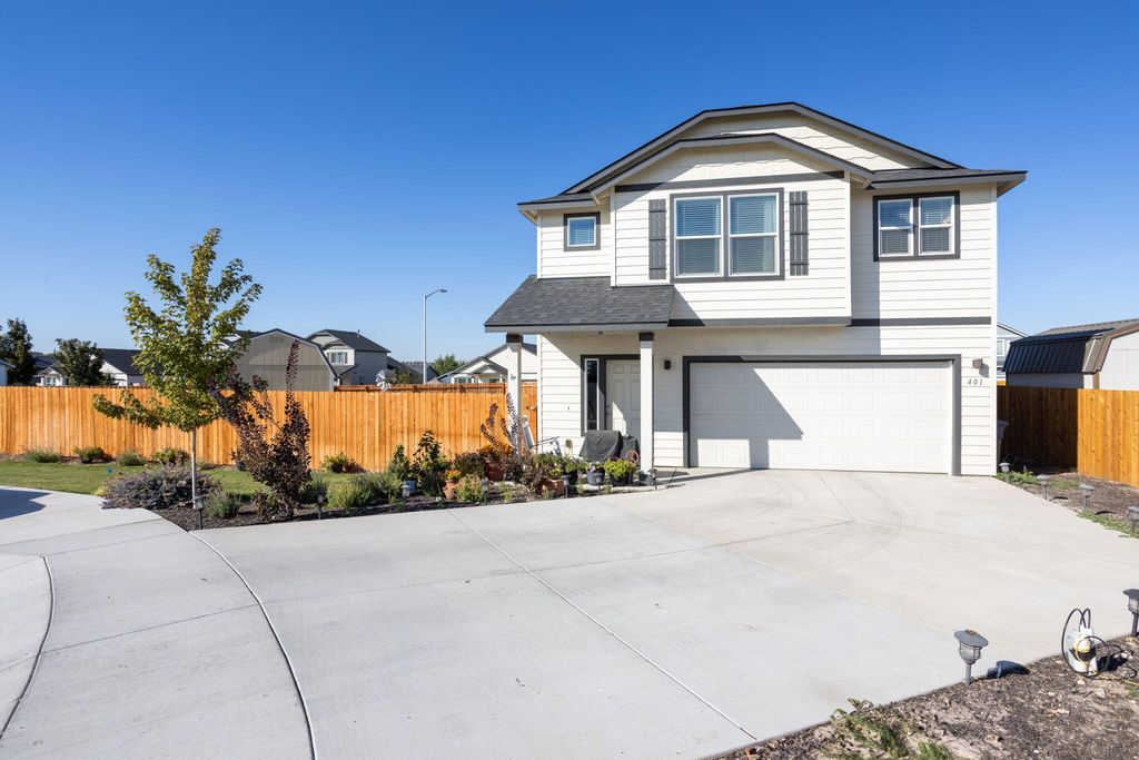 401 NE Orchid Court, Madras, OR 97741