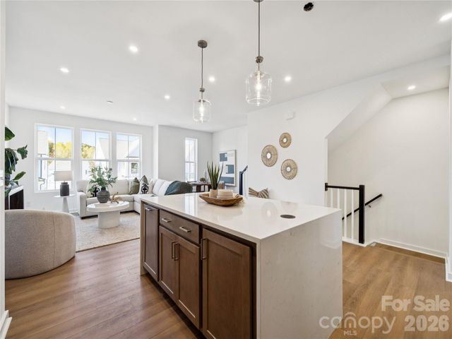 7008 Westrow Avenue 83, Charlotte, NC 28278