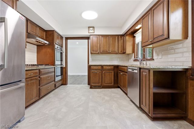2056 Laurel Hill Drive, South Euclid, OH 44121