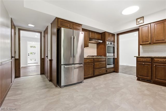 2056 Laurel Hill Drive, South Euclid, OH 44121