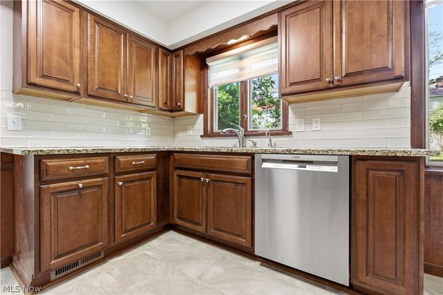 2056 Laurel Hill Drive, South Euclid, OH 44121