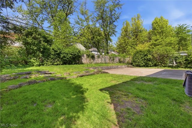 2056 Laurel Hill Drive, South Euclid, OH 44121