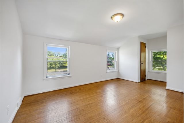 261 Rogers Parkway, Irondequoit, NY 14617