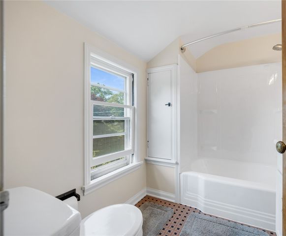 261 Rogers Parkway, Irondequoit, NY 14617
