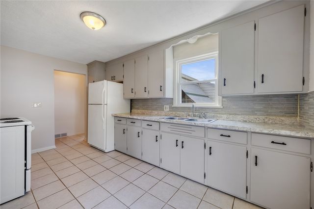261 Rogers Parkway, Irondequoit, NY 14617