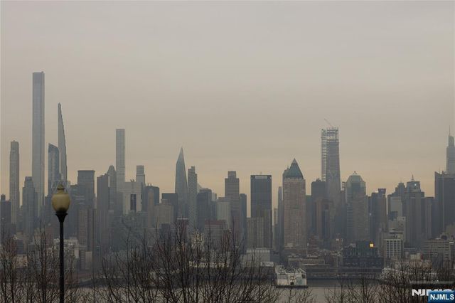 883 Boulevard East 1C, Weehawken, NJ 07086