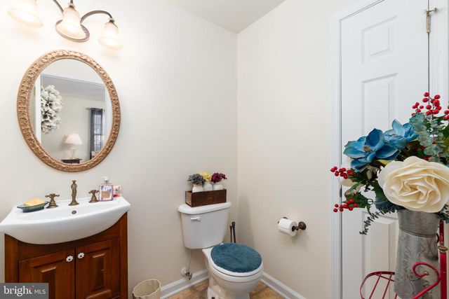 633 E MAIN ST, Fruitland, MD 21826