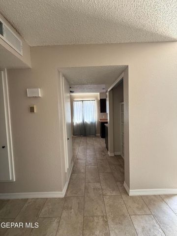 955 VERSAILLES Drive, El Paso, TX 79907