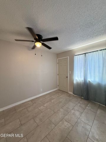 955 VERSAILLES Drive, El Paso, TX 79907