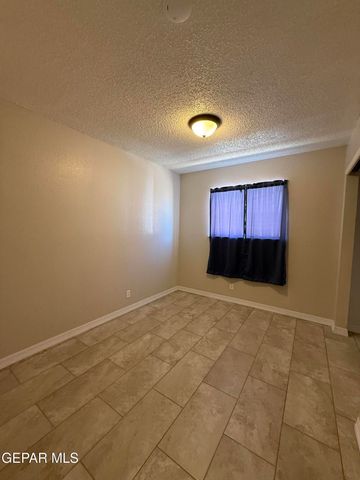 955 VERSAILLES Drive, El Paso, TX 79907
