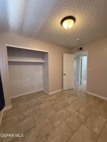 955 VERSAILLES Drive, El Paso, TX 79907