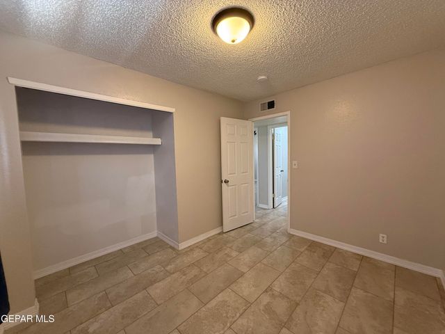 955 VERSAILLES Drive, El Paso, TX 79907