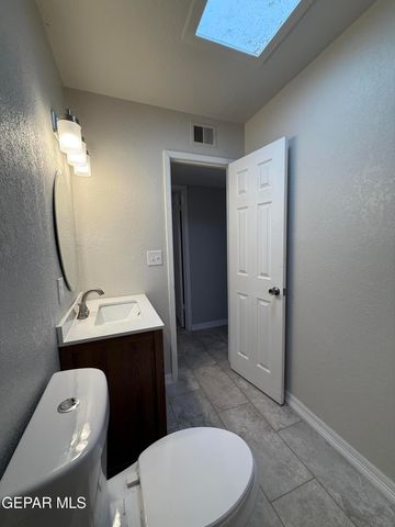 955 VERSAILLES Drive, El Paso, TX 79907
