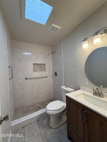 955 VERSAILLES Drive, El Paso, TX 79907