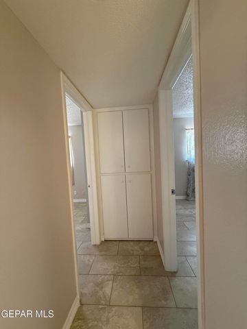 955 VERSAILLES Drive, El Paso, TX 79907