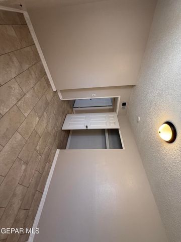 955 VERSAILLES Drive, El Paso, TX 79907