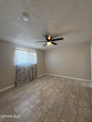 955 VERSAILLES Drive, El Paso, TX 79907