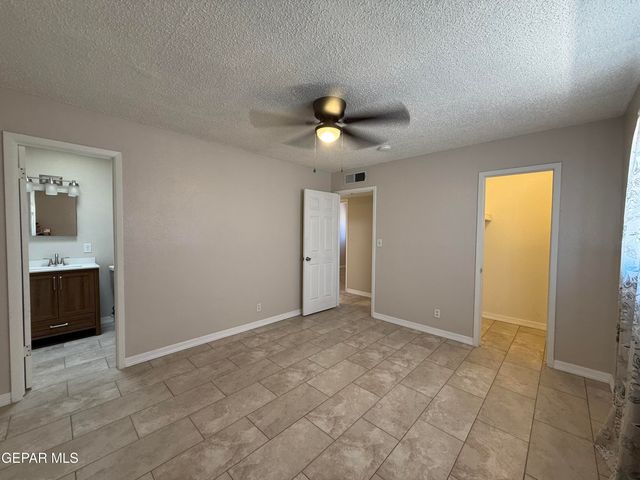 955 VERSAILLES Drive, El Paso, TX 79907