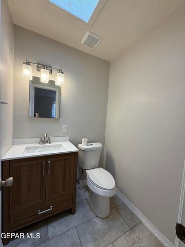 955 VERSAILLES Drive, El Paso, TX 79907