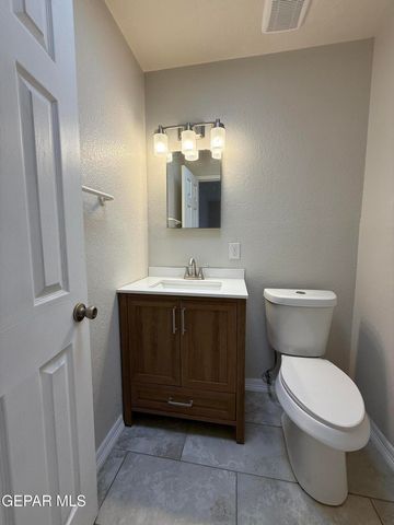 955 VERSAILLES Drive, El Paso, TX 79907