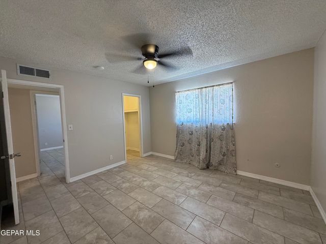 955 VERSAILLES Drive, El Paso, TX 79907