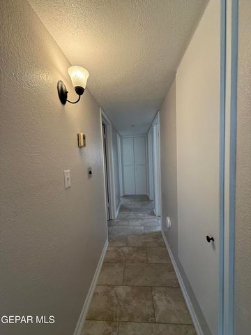 955 VERSAILLES Drive, El Paso, TX 79907