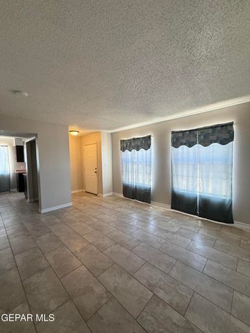 955 VERSAILLES Drive, El Paso, TX 79907