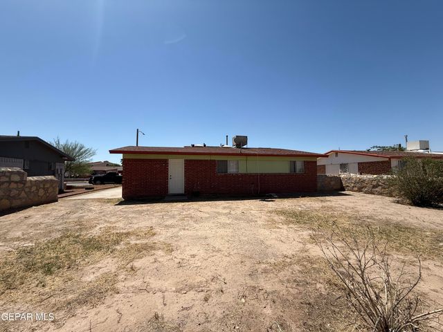 955 VERSAILLES Drive, El Paso, TX 79907