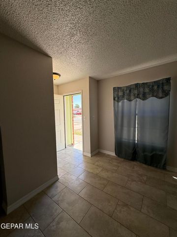 955 VERSAILLES Drive, El Paso, TX 79907